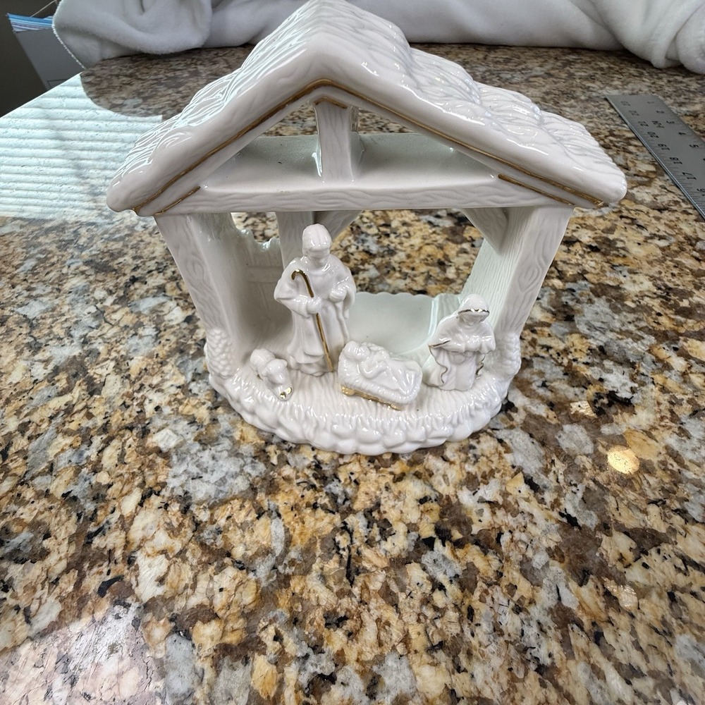 Mikasa Holiday Elegance Mini Nativity FK001/990 Porcelain Gold Christmas Manger